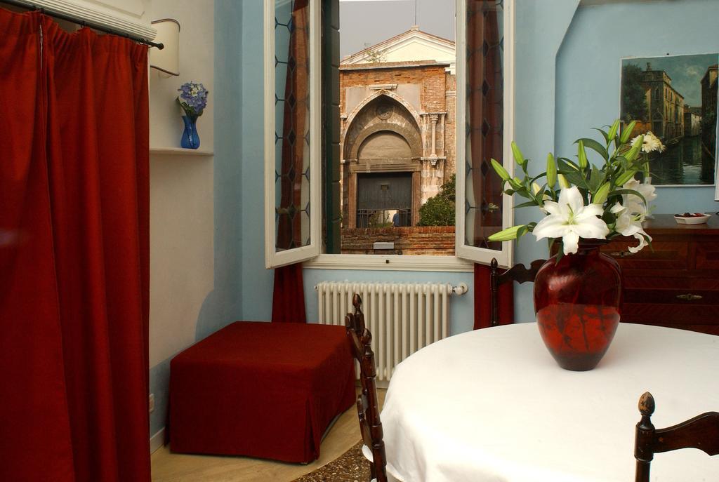 Ca Tornielli Apartment Venesia Ruang foto